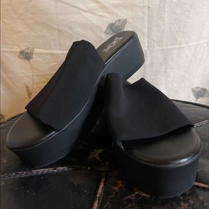 Brash elastic fabric slides